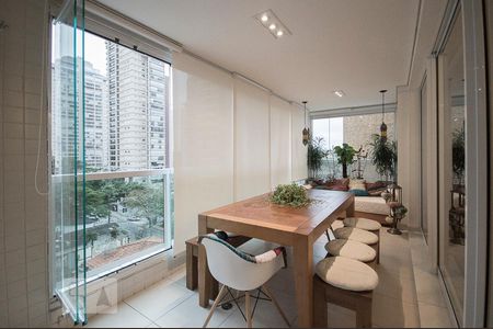 Apartamento à venda com 161m², 4 quartos e 3 vagasVaranda Gourmet