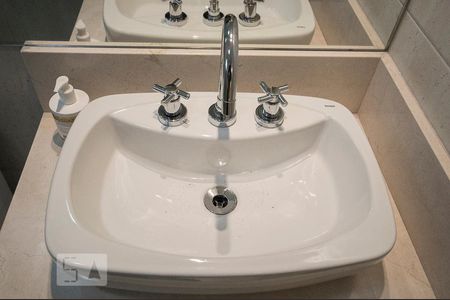 Apartamento à venda com 161m², 4 quartos e 3 vagasDetalhe Banheiro