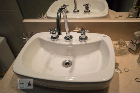 Apartamento à venda com 161m², 4 quartos e 3 vagasDetalhe Banheiro