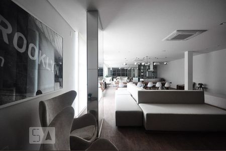 Studio à venda com 32m², 1 quarto e 1 vagasalão de festa