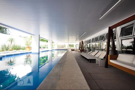 Studio à venda com 32m², 1 quarto e 1 vagapiscina coberta