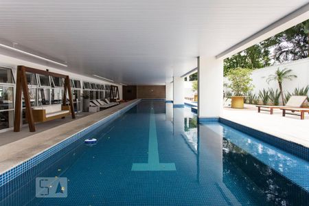 Studio à venda com 32m², 1 quarto e 1 vagaPiscina