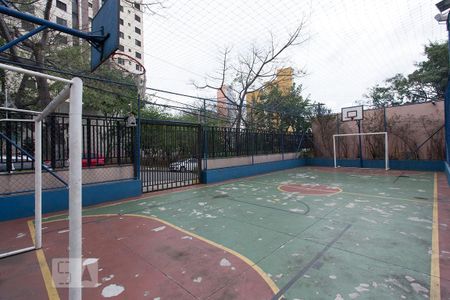 Apartamento à venda com 70m², 3 quartos e 1 vaga Apartamento à venda com 70m², 3 quartos e 1 vagaQuadra de esportes