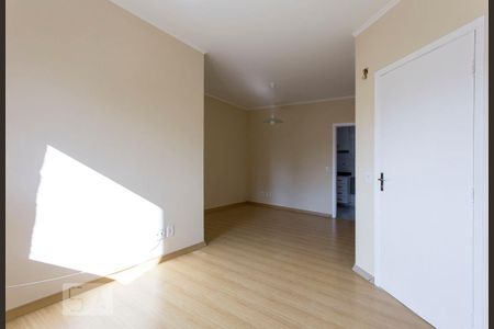 Sala de apartamento para alugar com 3 quartos, 70m² em Cambuci, São Paulo