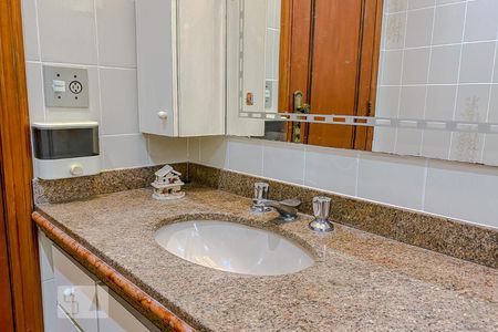 Apartamento para alugar com 185m², 3 quartos e 2 vagasDetalhe Banheiro da Suite 2