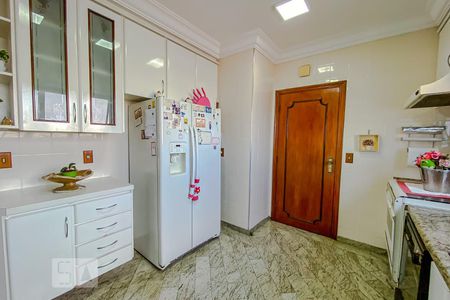 Apartamento para alugar com 185m², 3 quartos e 2 vagasCozinha