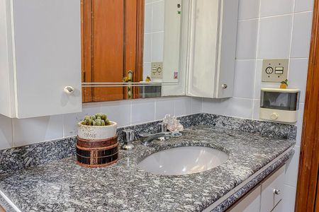 Apartamento para alugar com 185m², 3 quartos e 2 vagasDetalhe Banheiro da Suite