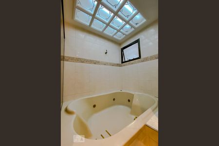 Apartamento para alugar com 185m², 3 quartos e 2 vagasDetalhe Banheiro da Suite 3