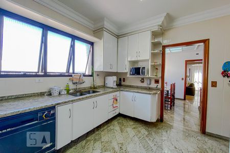 Apartamento para alugar com 185m², 3 quartos e 2 vagasCozinha