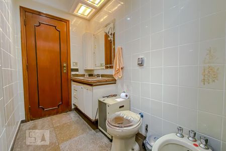 Apartamento para alugar com 185m², 3 quartos e 2 vagasBanheiro da Suite 2