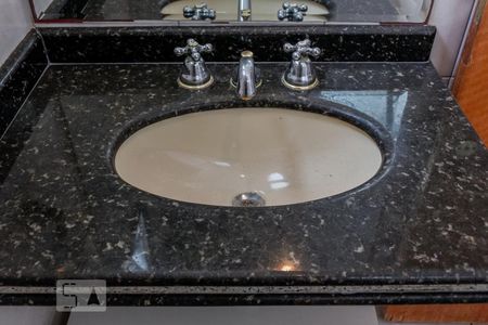 Apartamento à venda com 156m², 3 quartos e 3 vagasBanheiro 1