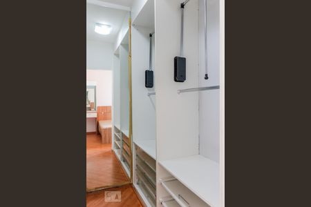 Apartamento à venda com 156m², 3 quartos e 3 vagasCloset