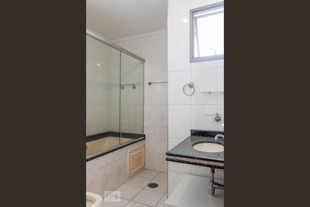 Apartamento à venda com 156m², 3 quartos e 3 vagasBanheiro 1