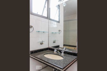 Apartamento à venda com 156m², 3 quartos e 3 vagasBanheiro 1