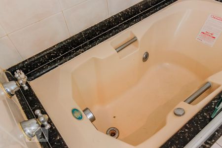 Apartamento à venda com 156m², 3 quartos e 3 vagasBanheiro 1