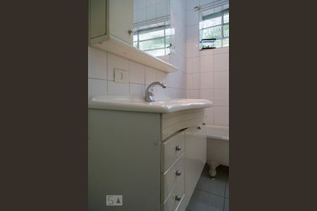 Apartamento para alugar com 110m², 2 quartos e 1 vaga Apartamento para alugar com 110m², 2 quartos e 1 vagaBanheiro