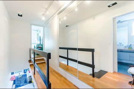 Apartamento para alugar com 74m², 1 quarto e 1 vaga Apartamento para alugar com 74m², 1 quarto e 1 vagaCorredor - andar superior