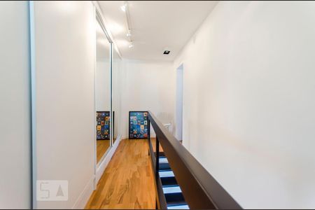 Apartamento para alugar com 74m², 1 quarto e 1 vaga Apartamento para alugar com 74m², 1 quarto e 1 vagaCorredor - andar superior