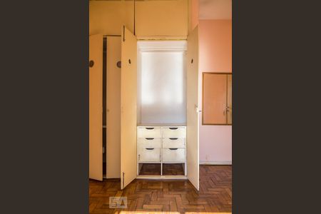 Apartamento à venda com 76m², 2 quartos e 1 vagaArmário do Quarto 2