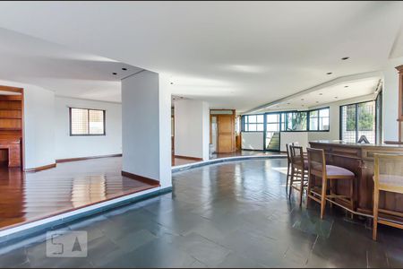 Sala de apartamento à venda com 4 quartos, 500m² em Vila Madalena, São Paulo