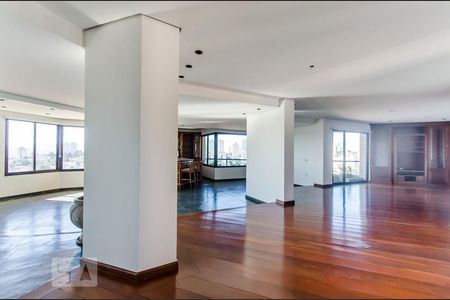 Sala de apartamento à venda com 4 quartos, 500m² em Vila Madalena, São Paulo