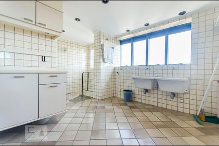 Apartamento à venda com 500m², 4 quartos e 6 vagasArea de serviço - andar 02