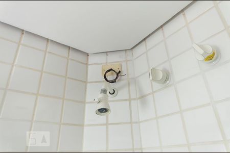 Apartamento à venda com 500m², 4 quartos e 6 vagasDetalhe banheiro Suite 02