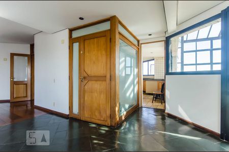Entrada social de apartamento à venda com 4 quartos, 500m² em Vila Madalena, São Paulo