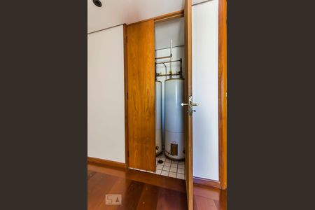 Apartamento à venda com 500m², 4 quartos e 6 vagasDetalhe corredor