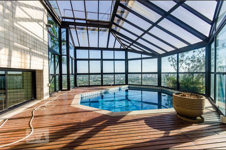 Apartamento à venda com 500m², 4 quartos e 6 vagasPiscina