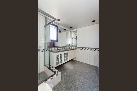 Apartamento à venda com 500m², 4 quartos e 6 vagasBanheiro