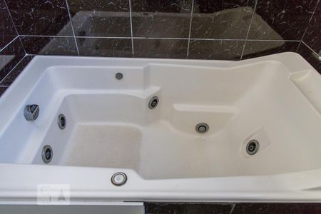 Apartamento à venda com 180m², 3 quartos e 1 vaga Apartamento à venda com 180m², 3 quartos e 1 vagaBanheiro do Quarto 3 (suite)