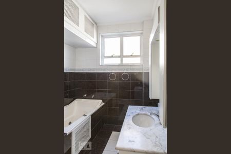 Apartamento à venda com 180m², 3 quartos e 1 vaga Apartamento à venda com 180m², 3 quartos e 1 vagaBanheiro do Quarto 3 (suite)