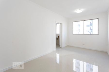 Apartamento à venda com 40m², 1 quarto e 1 vaga Apartamento à venda com 40m², 1 quarto e 1 vagaSala
