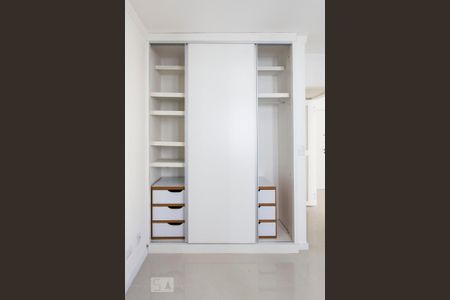Apartamento à venda com 40m², 1 quarto e 1 vaga Apartamento à venda com 40m², 1 quarto e 1 vagaQuarto