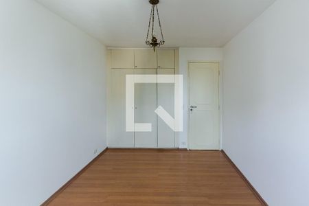 Quarto de apartamento para alugar com 2 quartos, 113m² em Moema, São Paulo