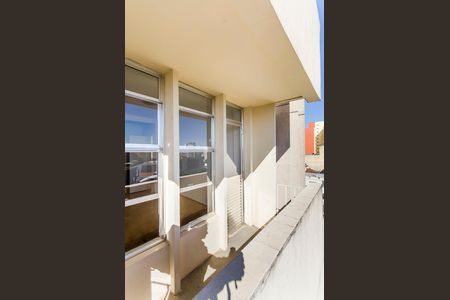 Apartamento à venda com 67m², 2 quartos e 1 vagaSacada quarto 02