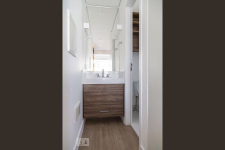 Corredor para o banheiro de apartamento para alugar com 1 quarto, 35m² em Brooklin Paulista, São Paulo