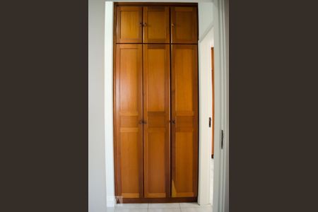 Corredor de apartamento à venda com 3 quartos, 90m² em Vila Rossi, Campinas