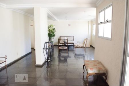 Apartamento à venda com 90m², 3 quartos e 2 vagasDependências do prédio - hall