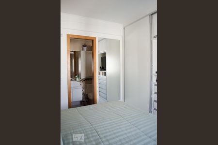 Apartamento à venda com 69m², 2 quartos e 2 vagasSuíte