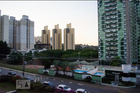 Vista da sacada de apartamento à venda com 3 quartos, 98m² em Chácara Primavera, Campinas