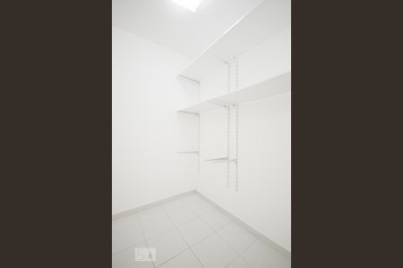 Apartamento para alugar com 184m², 4 quartos e 3 vagasQuarto Serviço