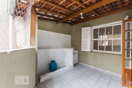 Apartamento para alugar com 93m², 2 quartos e sem vagaArea de serviço