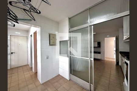 Apartamento à venda com 110m², 3 quartos e 1 vagaÁrea de Serviço