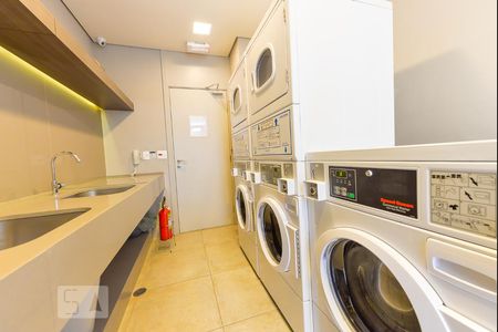 Studio para alugar com 30m², 1 quarto e 1 vaga Studio para alugar com 30m², 1 quarto e 1 vagaLavanderia