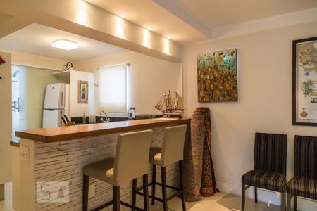 Apartamento à venda com 75m², 2 quartos e 1 vagaSala