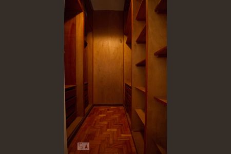 Apartamento à venda com 145m², 3 quartos e 1 vagaCloset