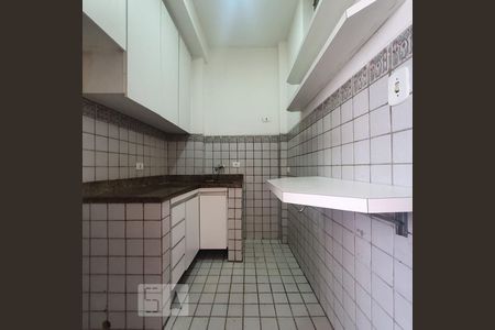 Cozinha de apartamento para alugar com 1 quarto, 40m² em Bela Vista, São Paulo
