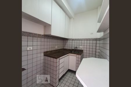 Cozinha de apartamento para alugar com 1 quarto, 40m² em Bela Vista, São Paulo